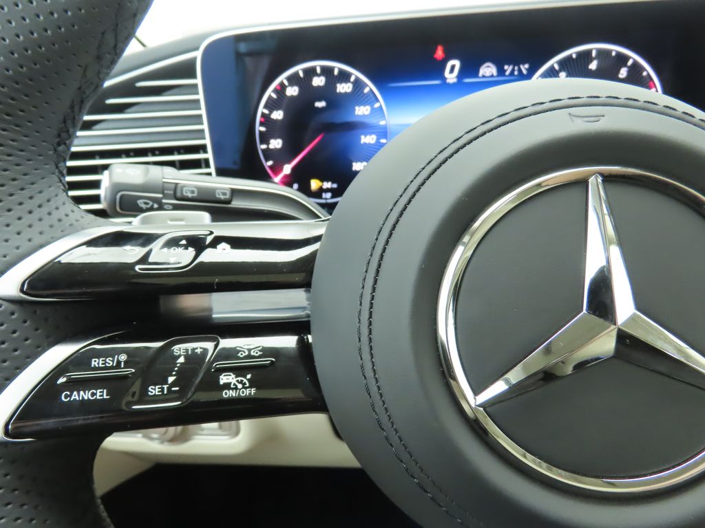 2025 Mercedes Benz GLS 450 4MATIC photo 10