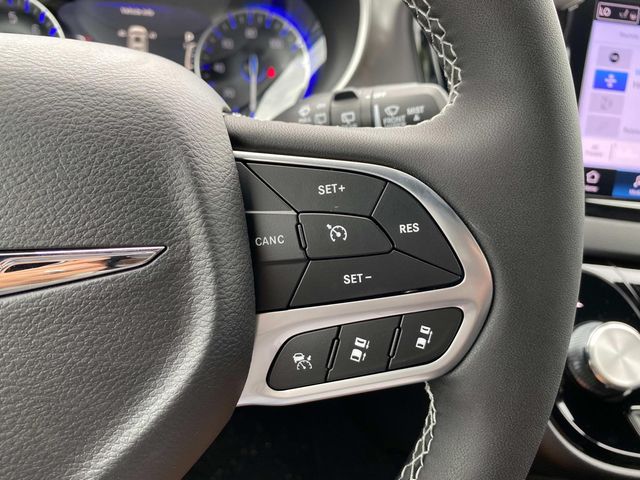 2025 Chrysler Voyager LX photo 12