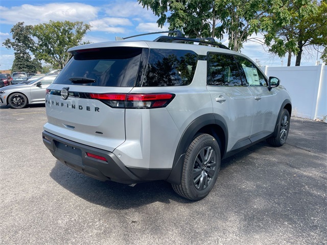 2025 Nissan Pathfinder SV photo 13