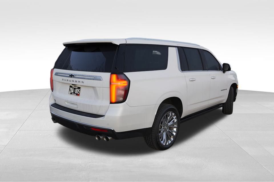 2021 Chevrolet Suburban High Country photo 3
