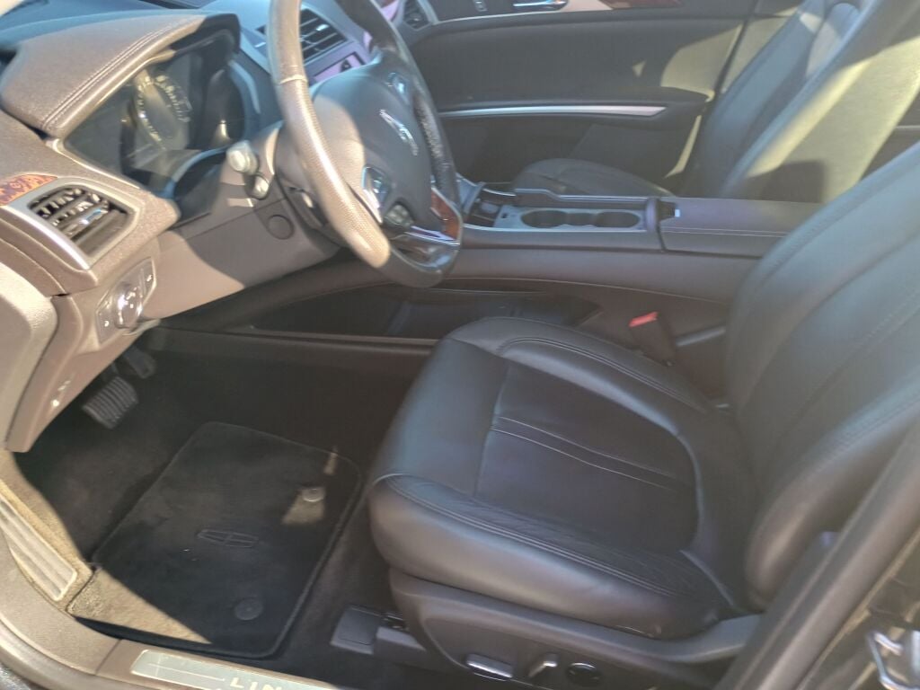 2013 Lincoln MKZ photo 9
