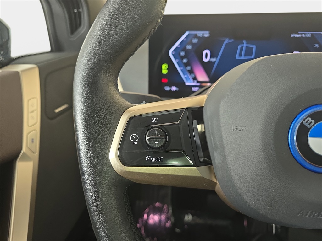 2025 Bmw iX photo 17