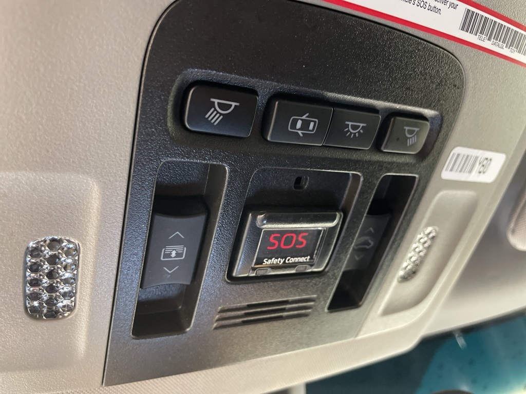 2019 Toyota Camry XSE V6 photo 31