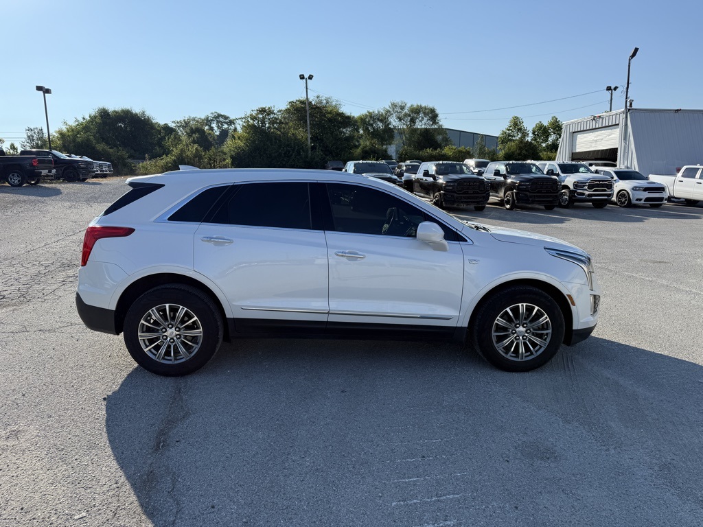 2017 Cadillac XT5 Luxury photo 3