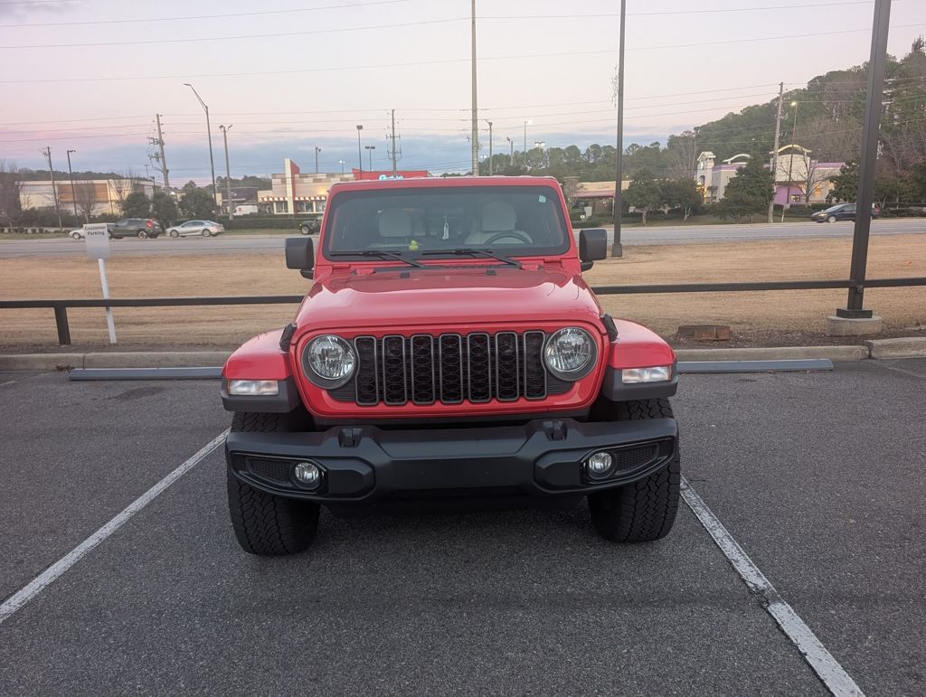 2025 Jeep Gladiator Nighthawk's photo