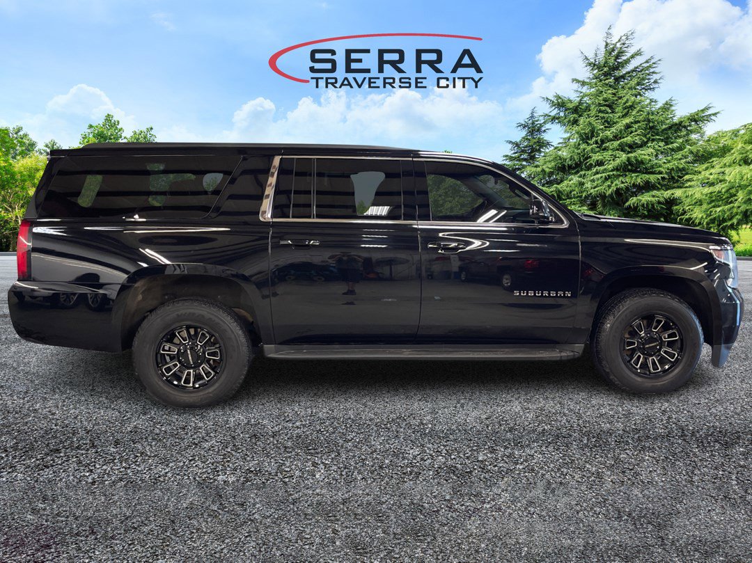 2017 Chevrolet Suburban LT photo 2