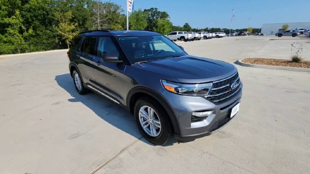 2024 Ford Explorer XLT photo 24