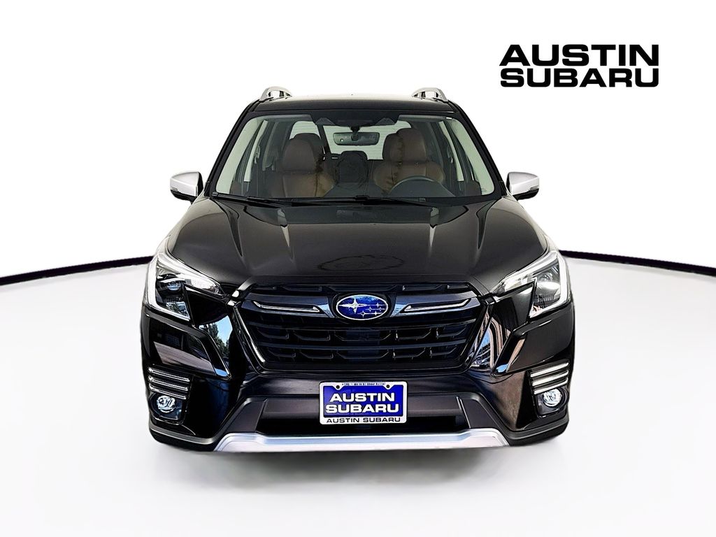 2022 Subaru Forester Touring photo 2