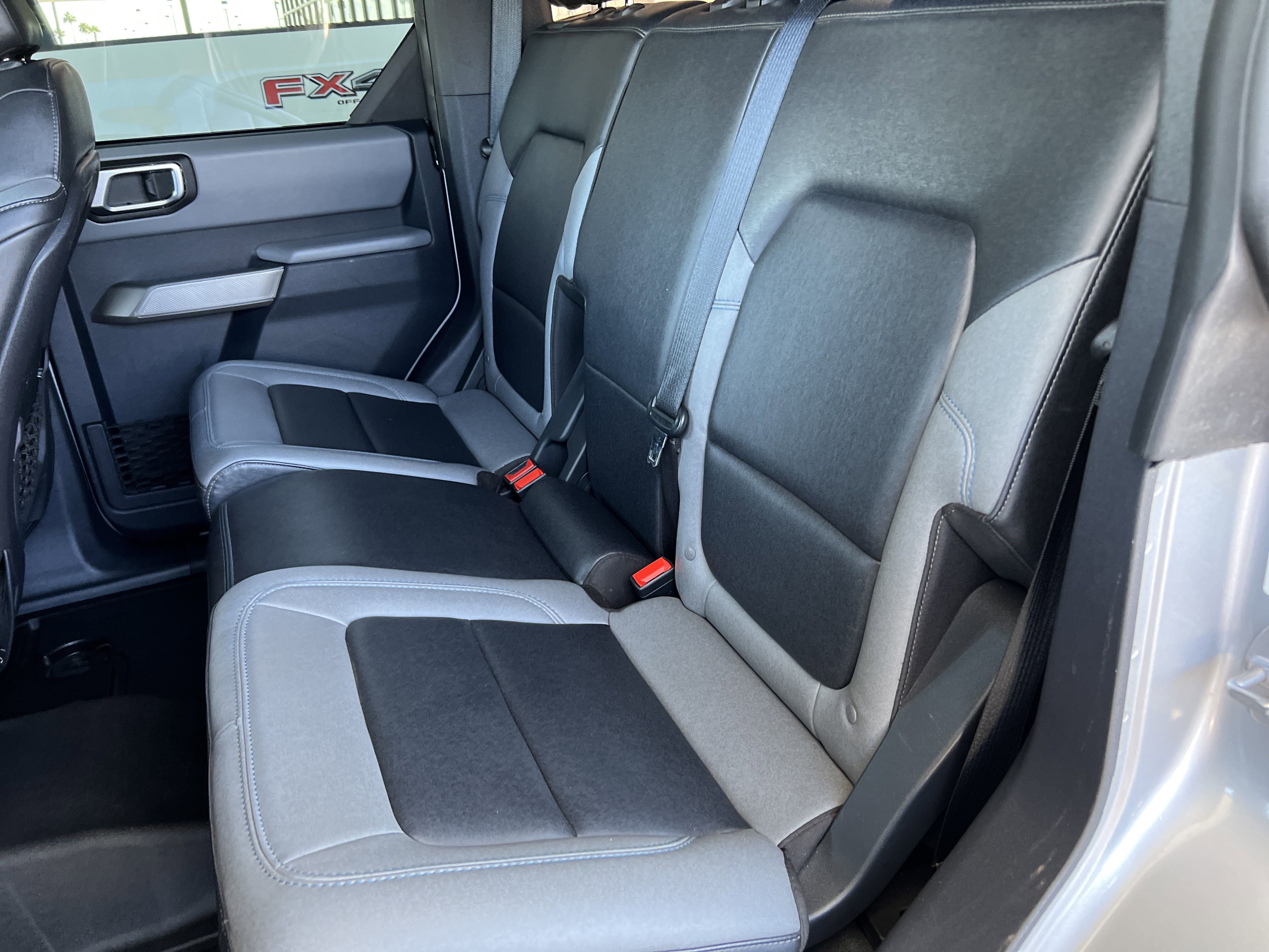 2022 Ford Bronco Black Diamond photo 6
