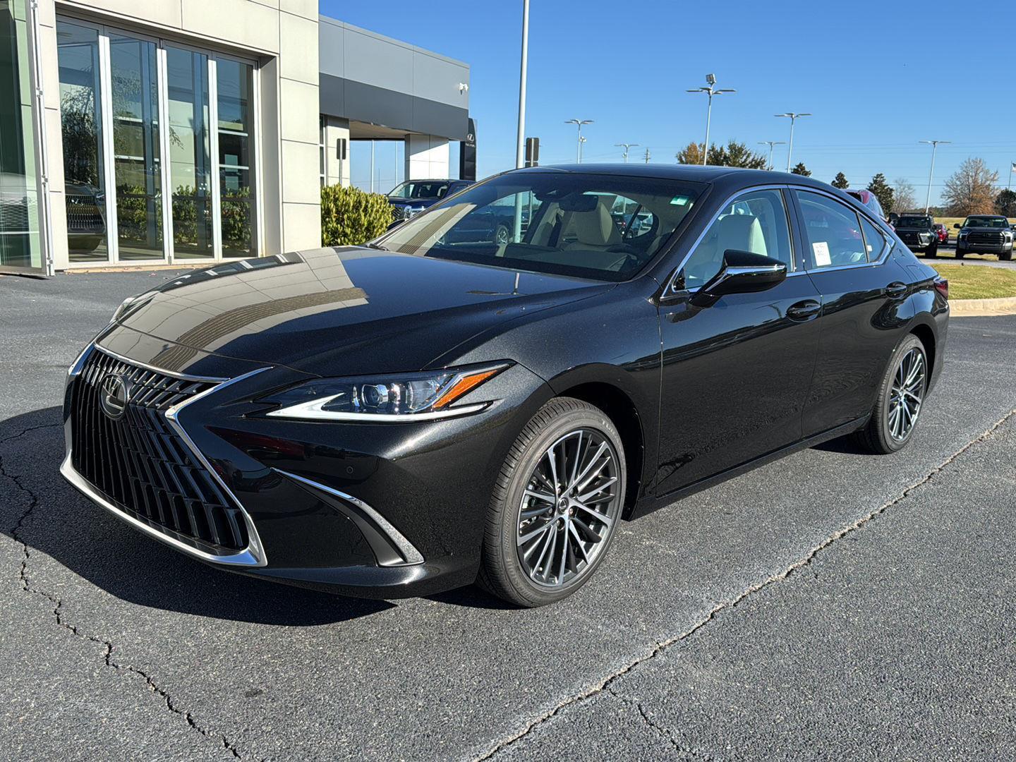 2025 Lexus ES 350's photo