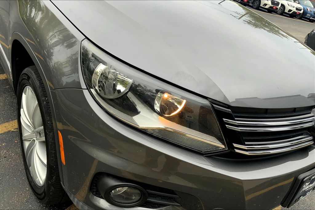 2014 Volkswagen Tiguan SE photo 29