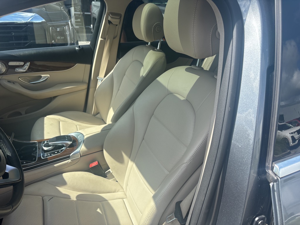2016 Mercedes Benz GLC 300 4MATIC photo 10