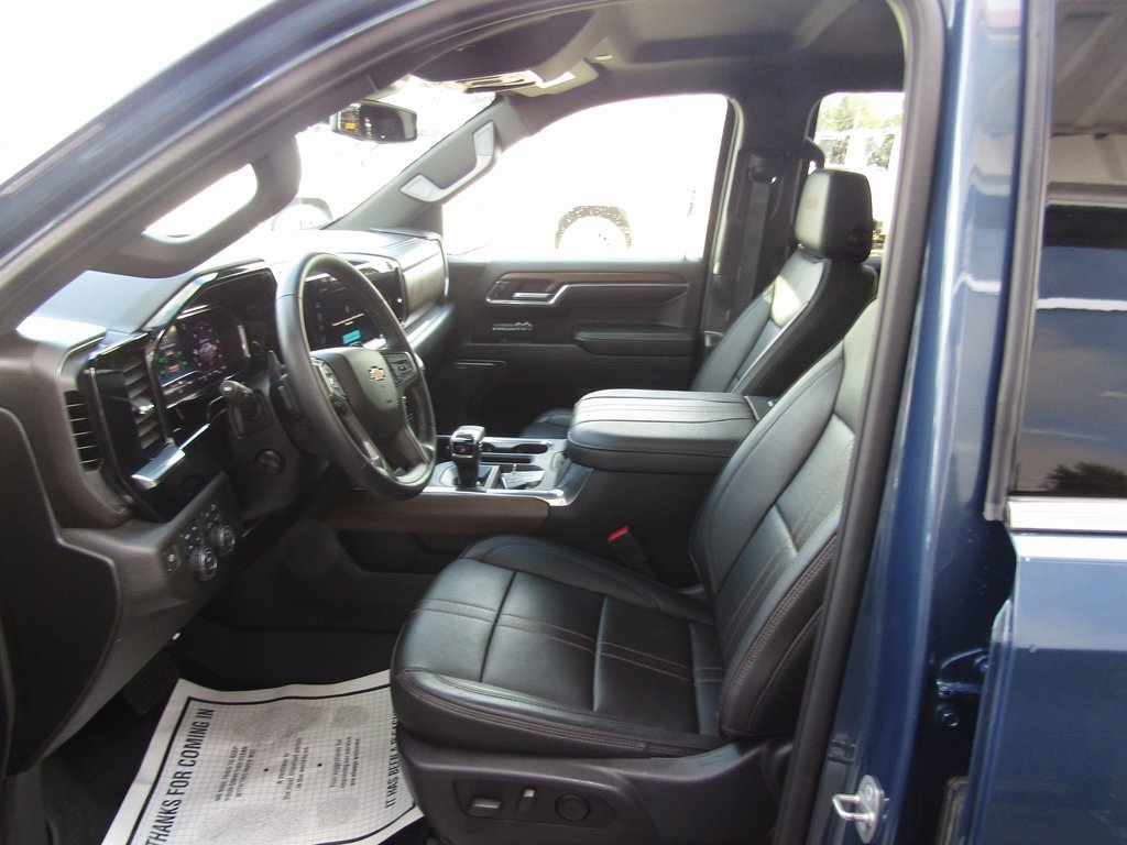 2024 Chevrolet Silverado 1500 High Country photo 14