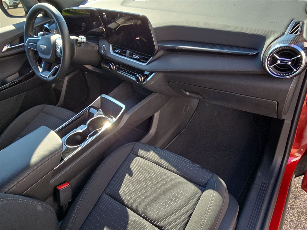 2025 Chevrolet Equinox LT photo 28