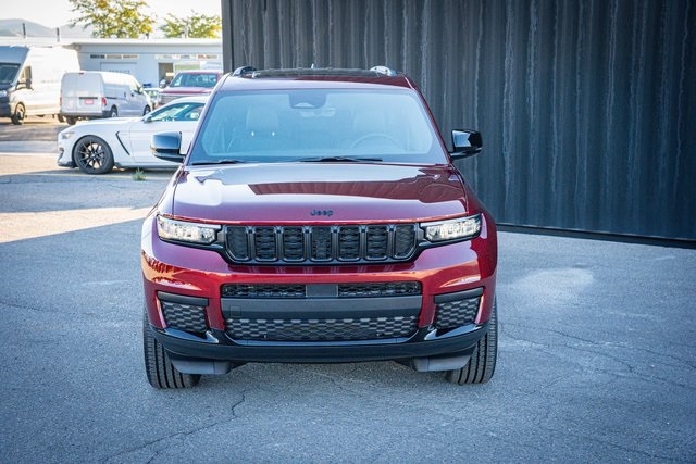 2025 Jeep Grand Cherokee Altitude X photo 2