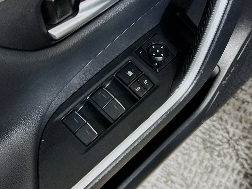 2024 Toyota RAV4 Hybrid Limited photo 16