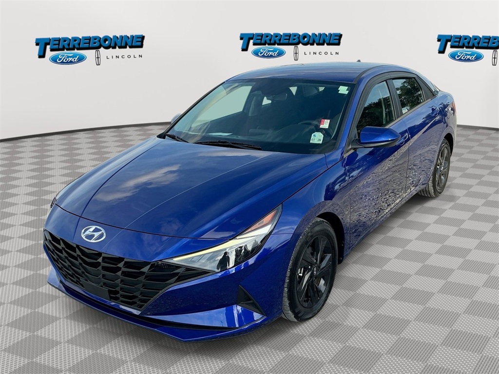 2022 Hyundai Elantra SEL's photo