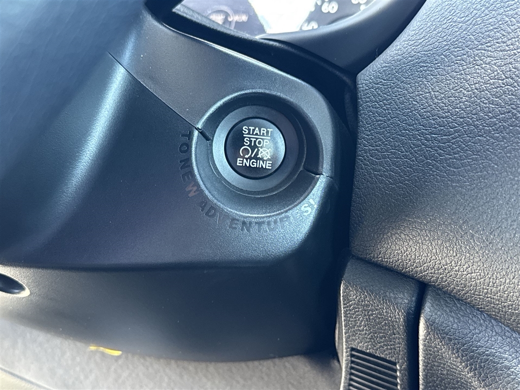 2016 Jeep Renegade Limited photo 14