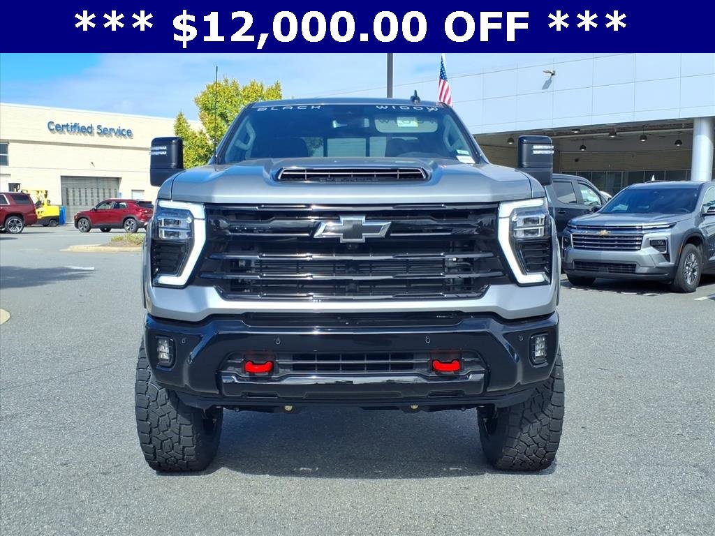 2025 Chevrolet Silverado 2500HD LT photo 2