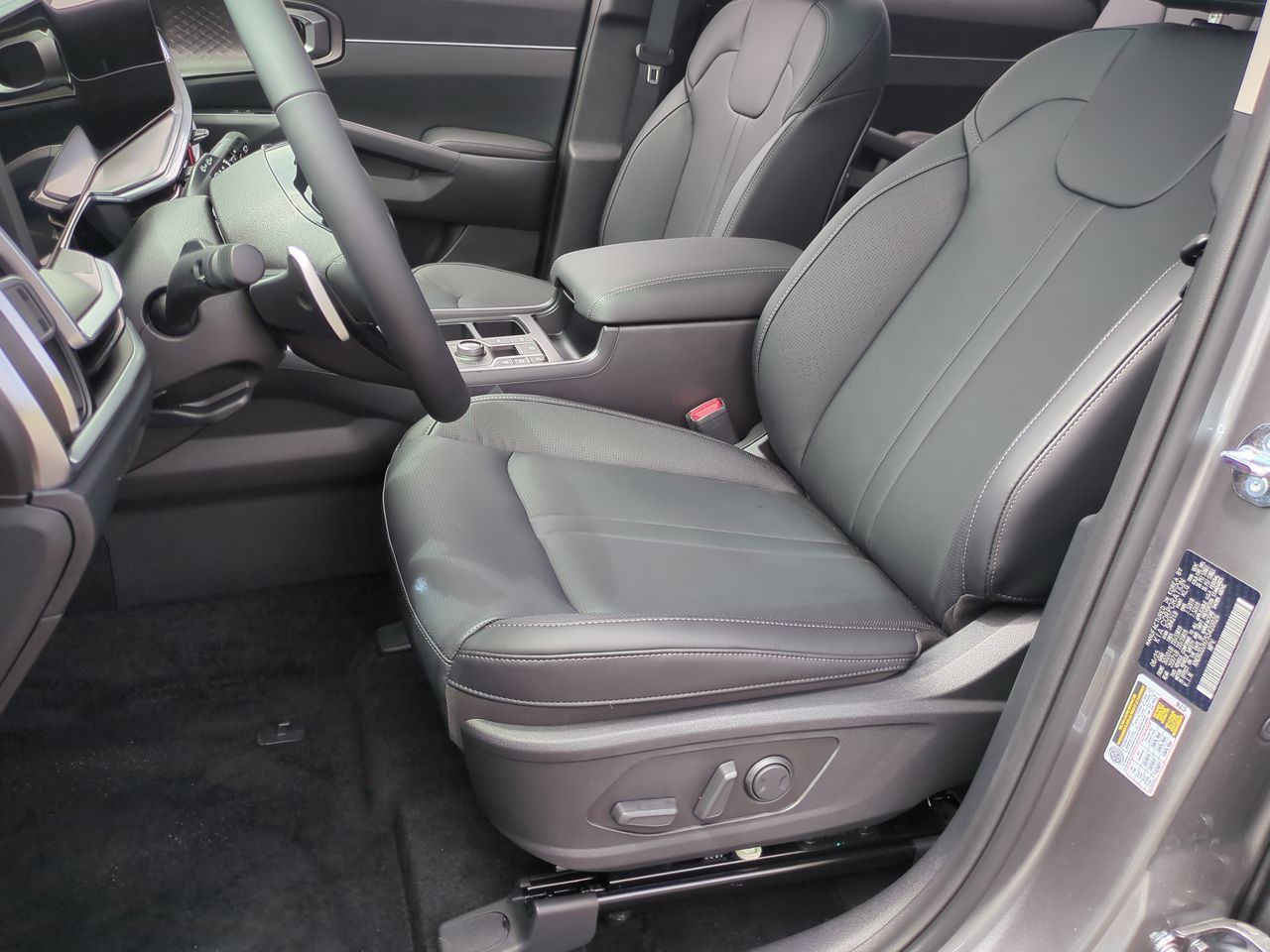 2025 Kia Sorento Plug-In Hybrid EX photo 16