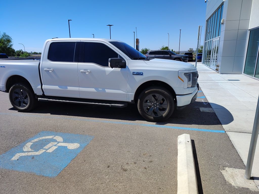 2025 Ford F-150 Lightning photo 12