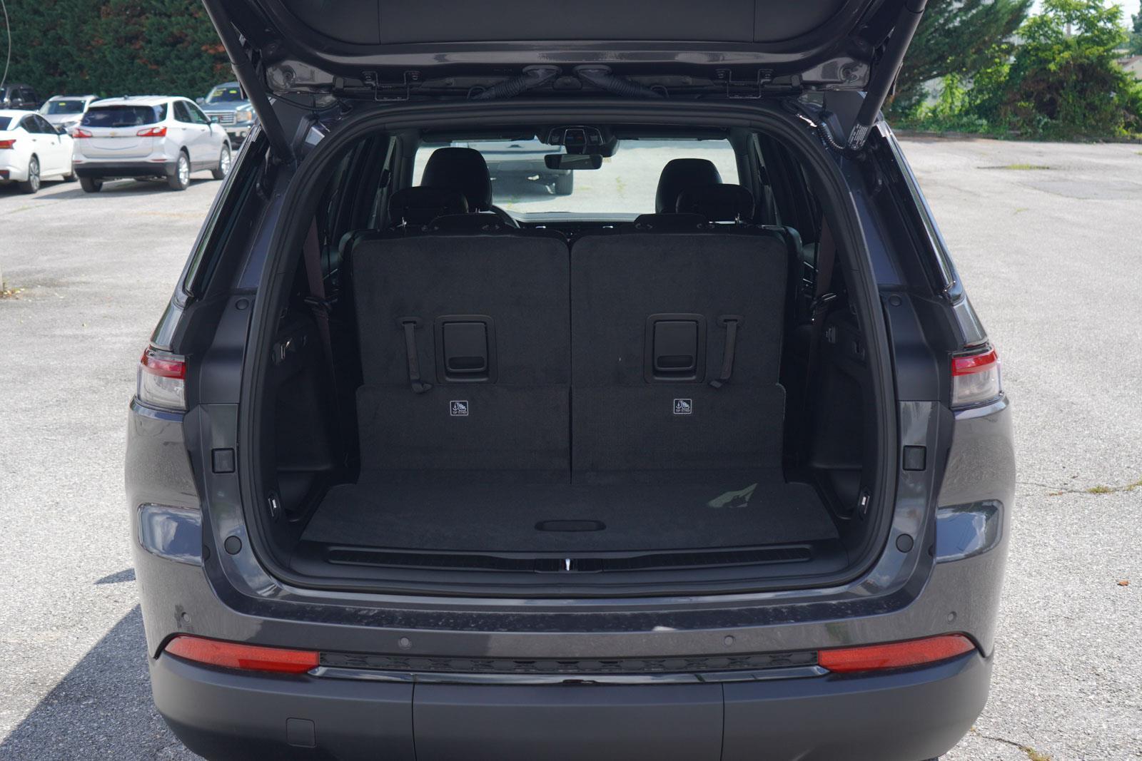 2025 Jeep Grand Cherokee Limited photo 4