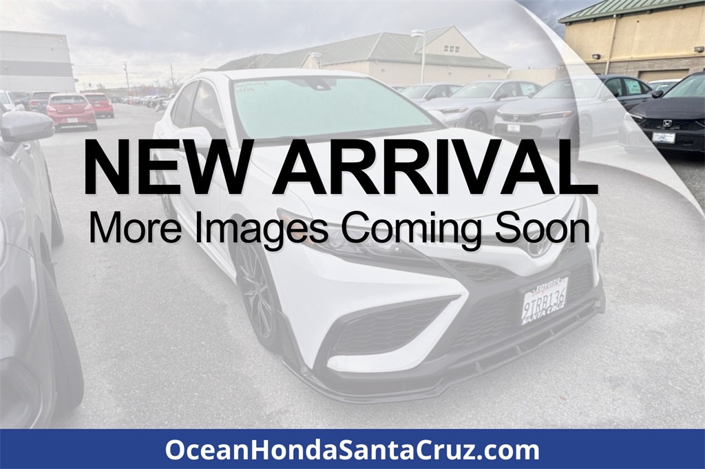 2021 Toyota Camry SE's photo