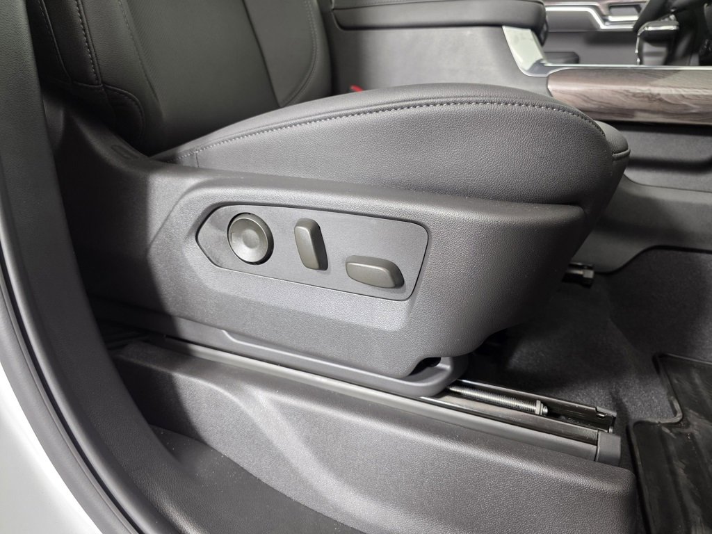 2025 Chevrolet Silverado 1500 LTZ photo 21