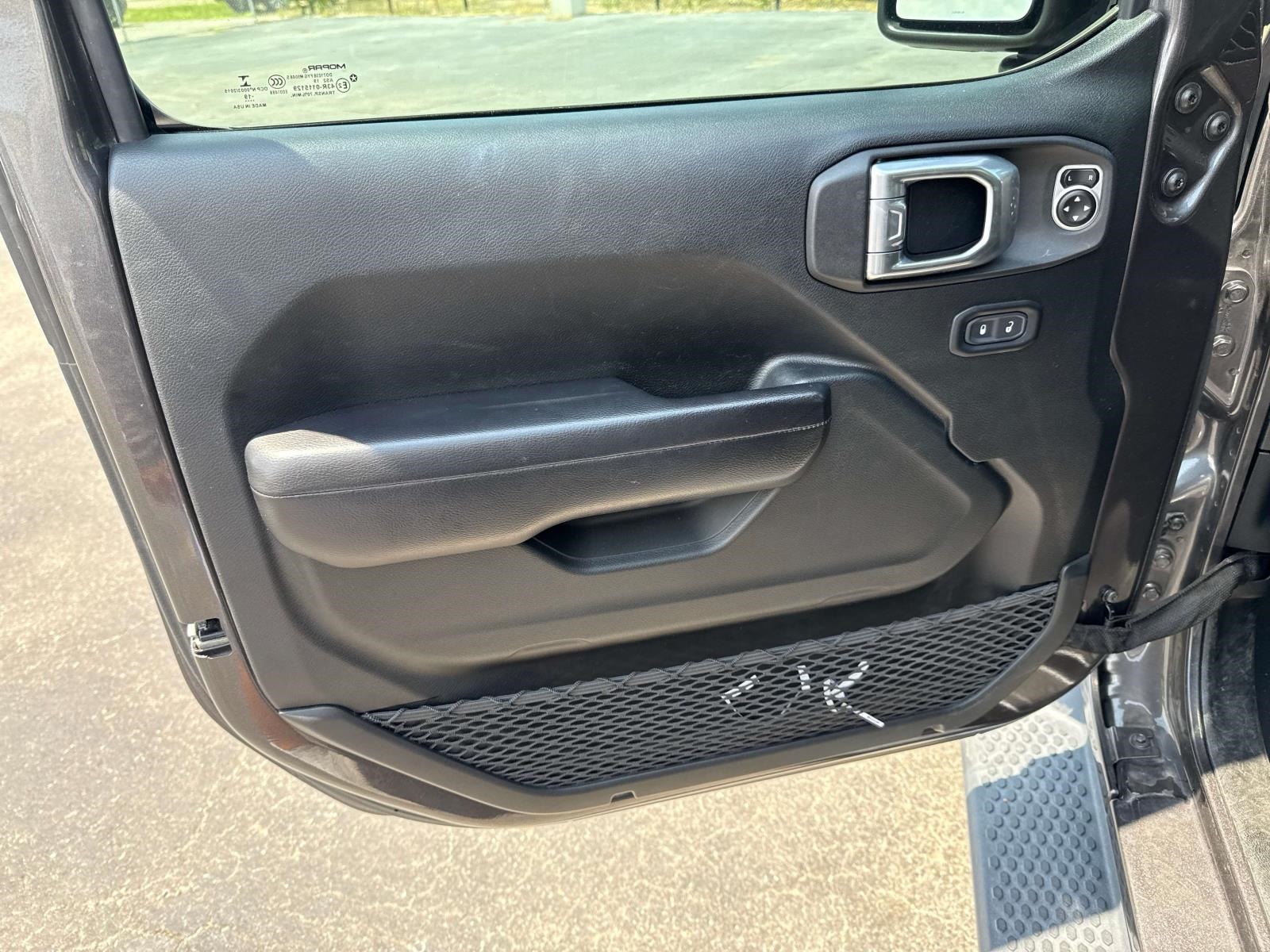 2019 Jeep Wrangler Unlimited Sport Altitude photo 18