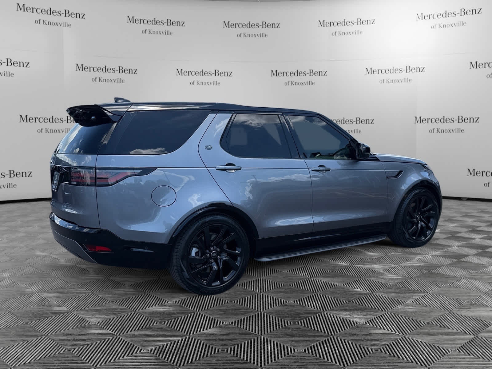 2024 Land Rover Discovery SE photo 4