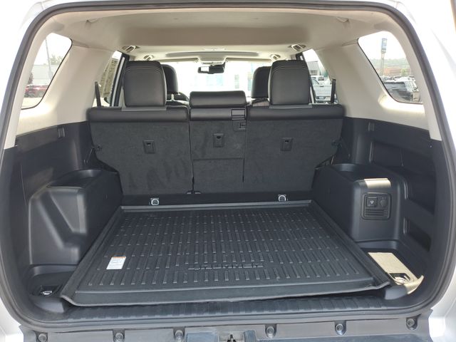 2022 Toyota 4Runner SR5 photo 18