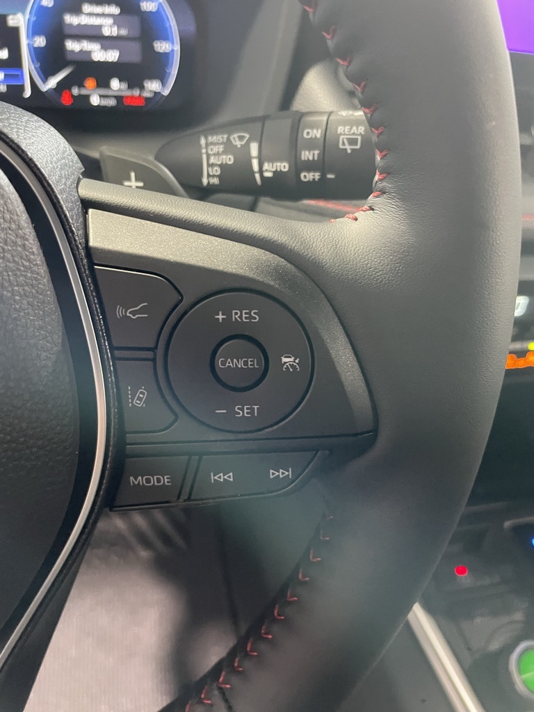 2025 Toyota RAV4 Hybrid XSE photo 33