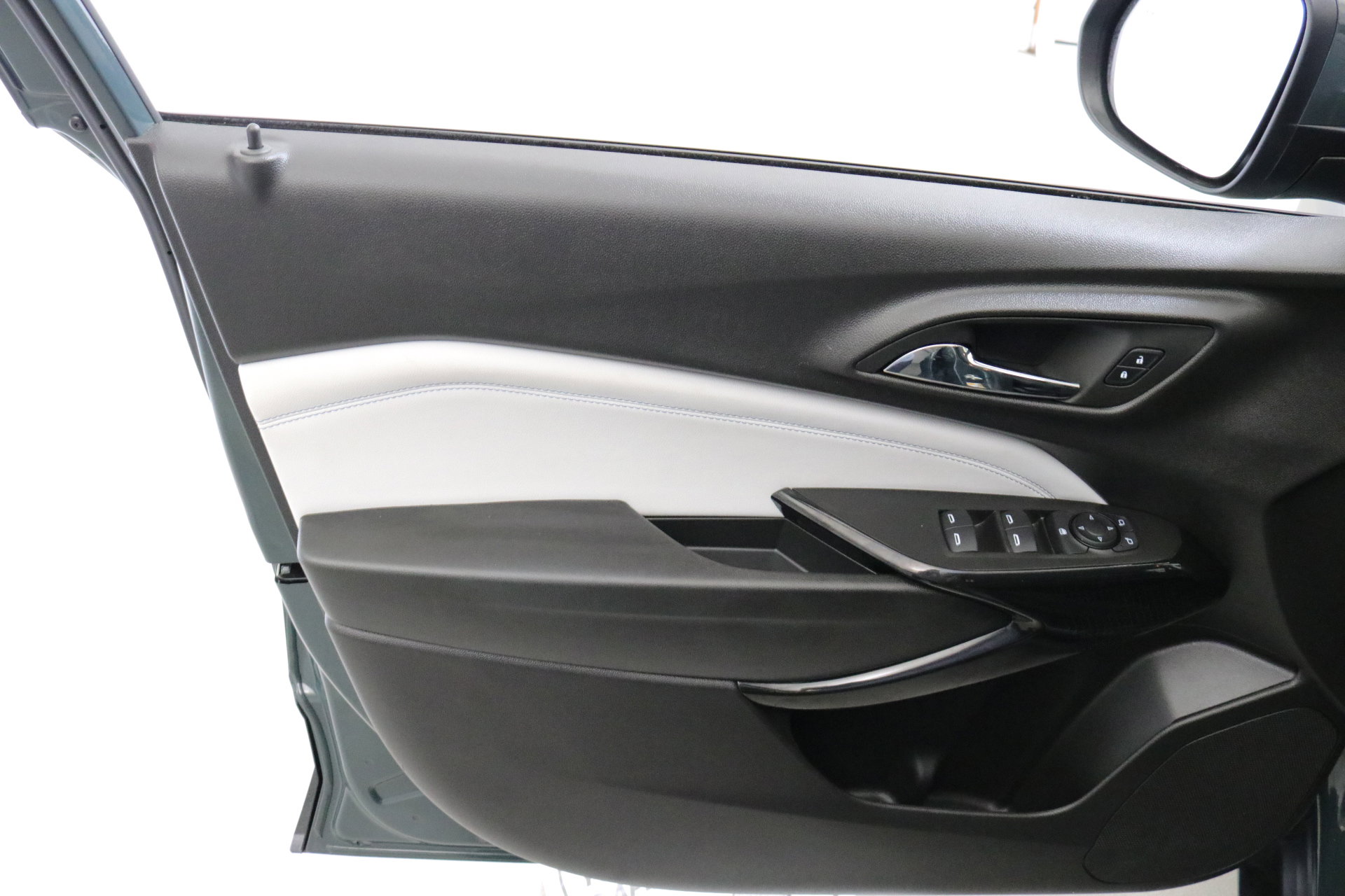 2025 Chevrolet Trax LT photo 19