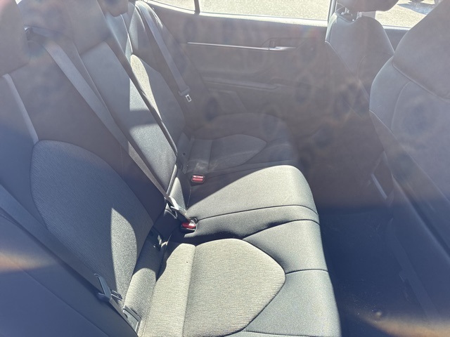 2022 Toyota Camry Hybrid LE photo 11