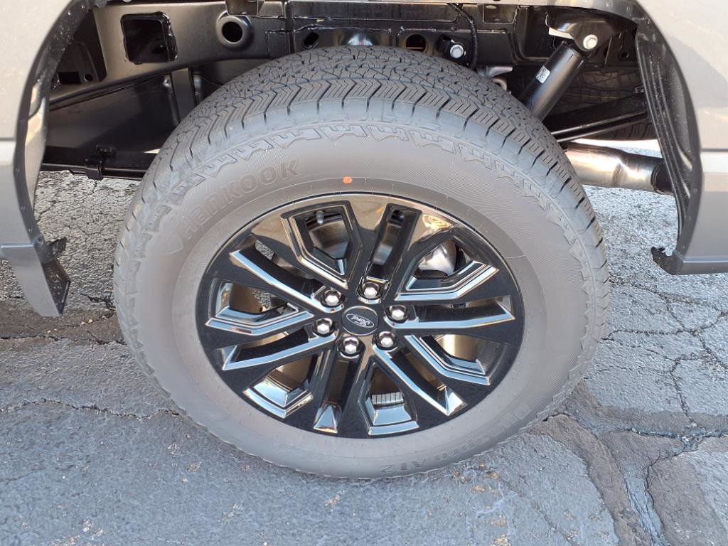 2025 Ford F-150 Lariat photo 10