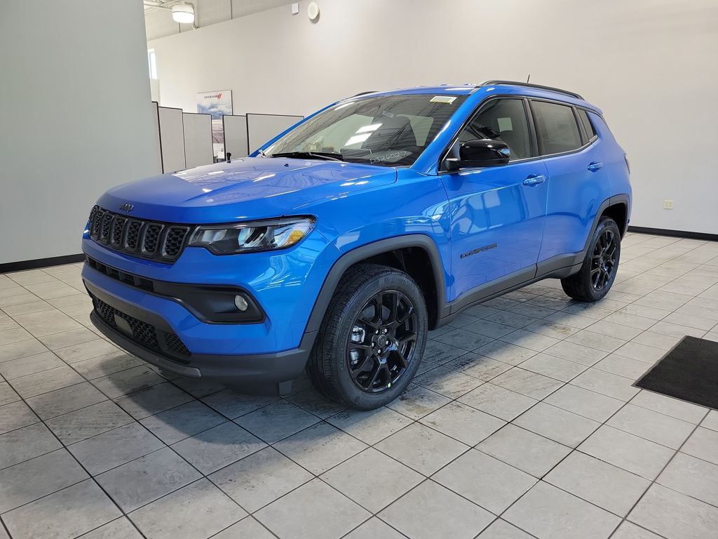 2026 Jeep Compass Latitude Altitude photo 2