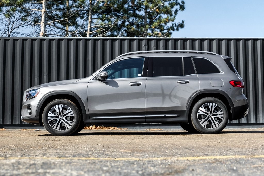 2025 Mercedes Benz GLB 250 4MATIC photo 2