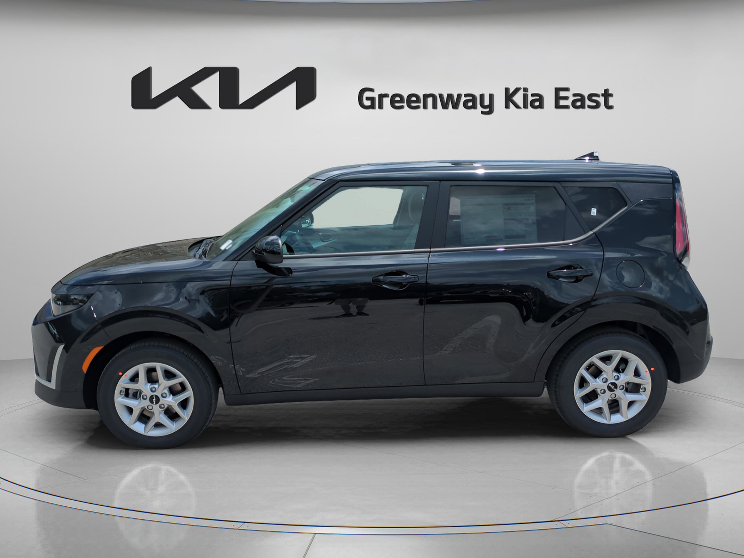 2025 Kia Soul LX photo 4