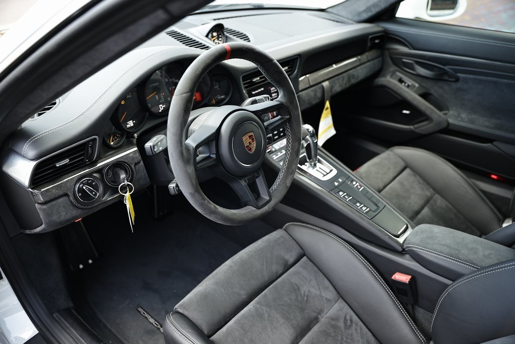 2018 Porsche 911 GT2 RS photo 4