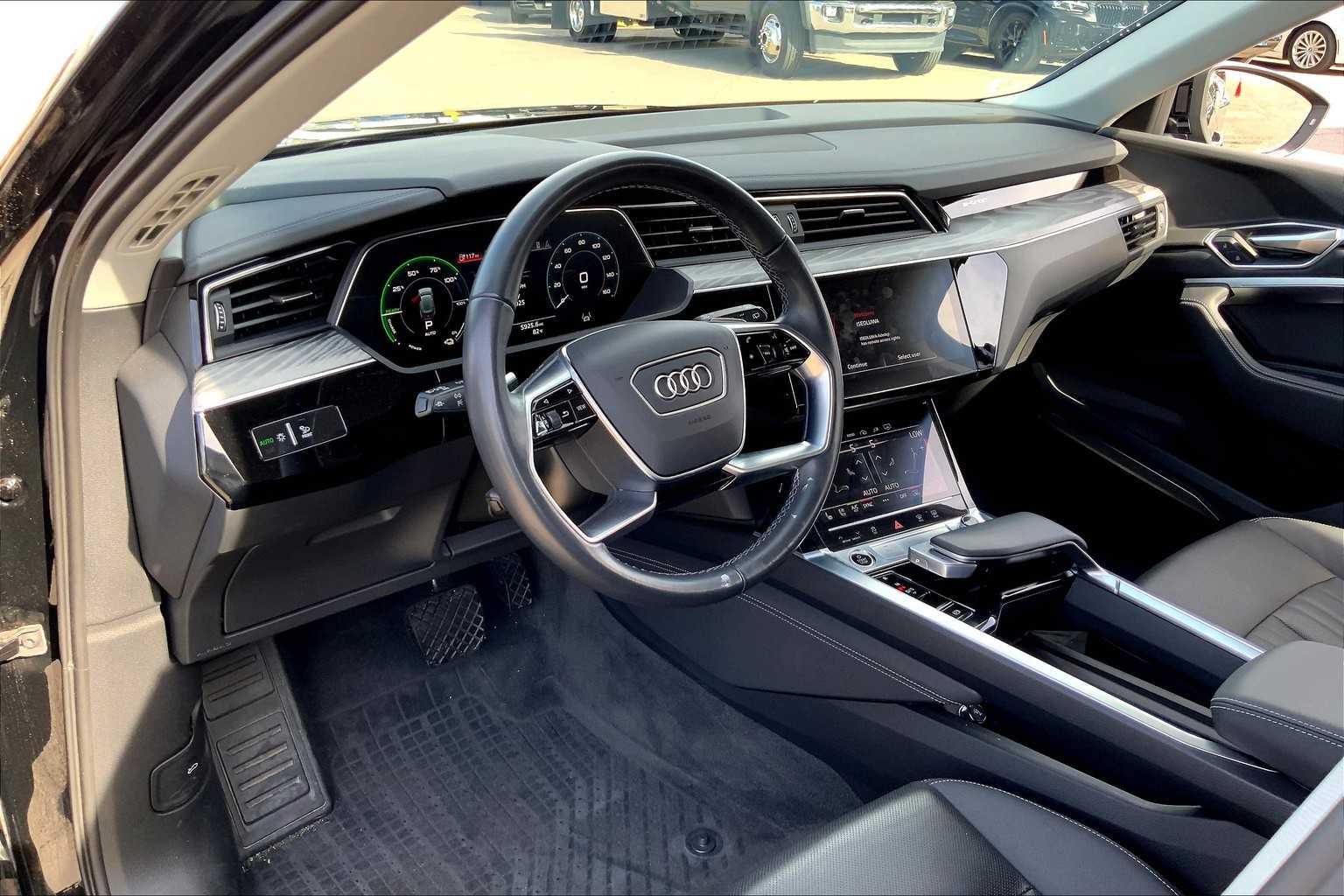 2024 Audi Q8 E-tron Premium Plus photo 13