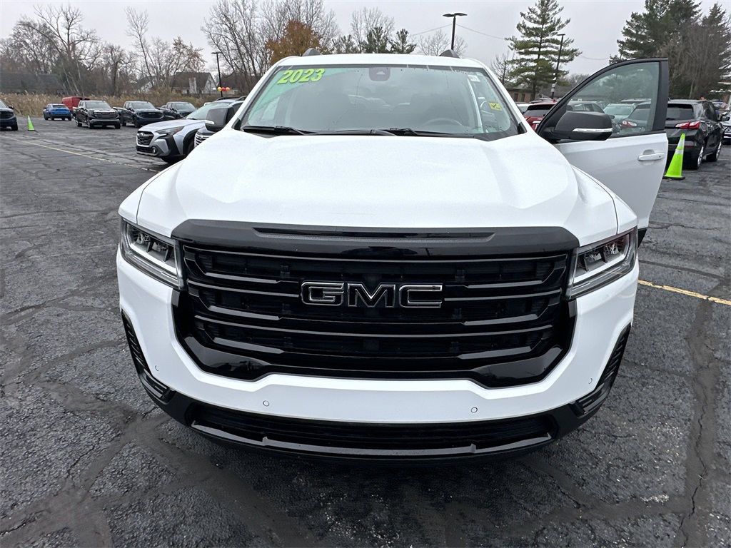 2023 GMC ACADIA - Image 23