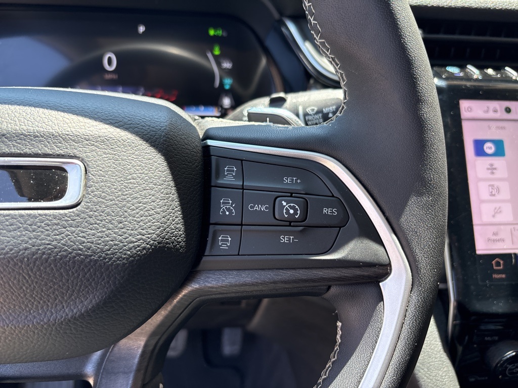 2023 Jeep Cherokee 4xe photo 9