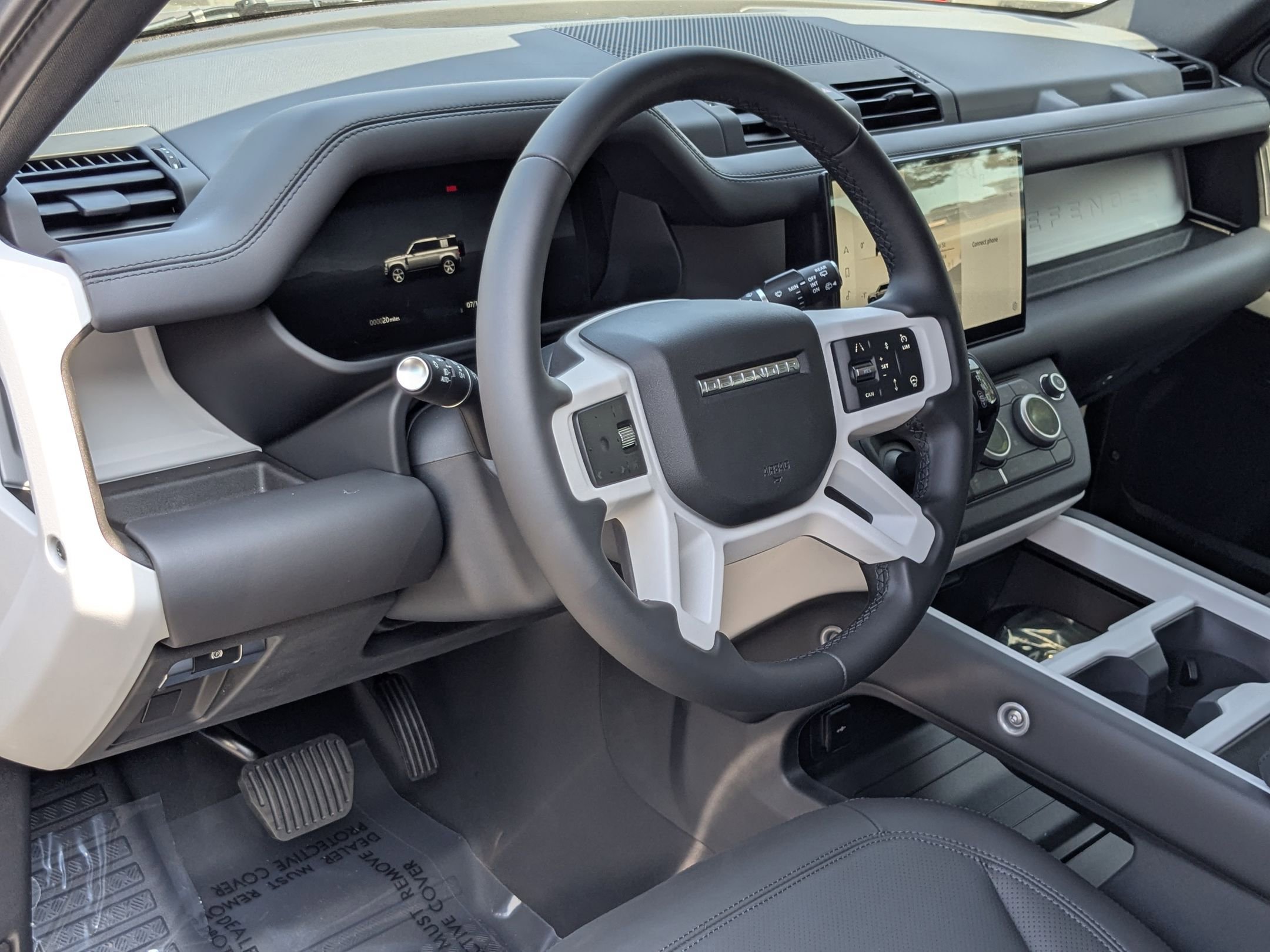 2025 Land Rover Defender 110 S photo 3