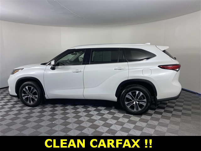 2022 Toyota Highlander XLE photo 4