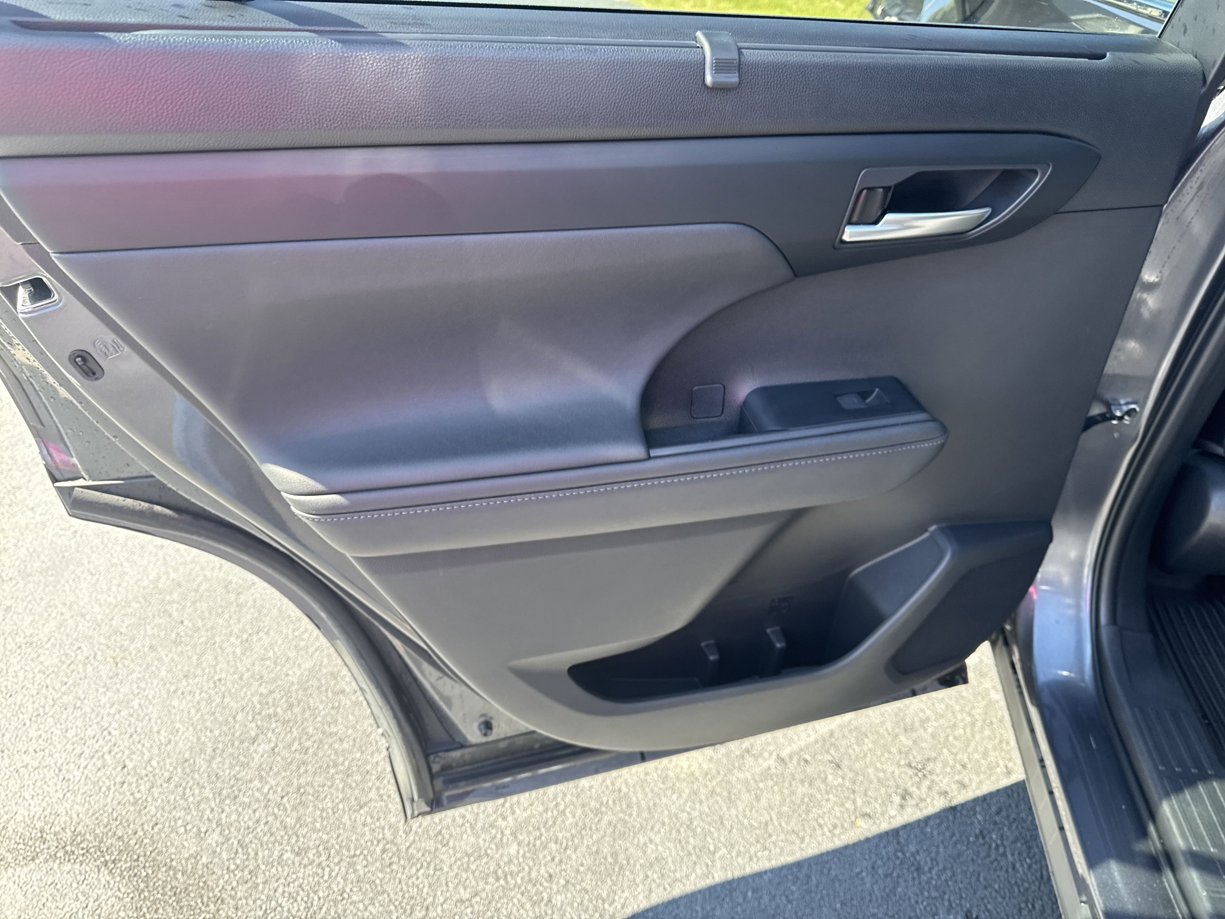 2023 Toyota Highlander XLE photo 22