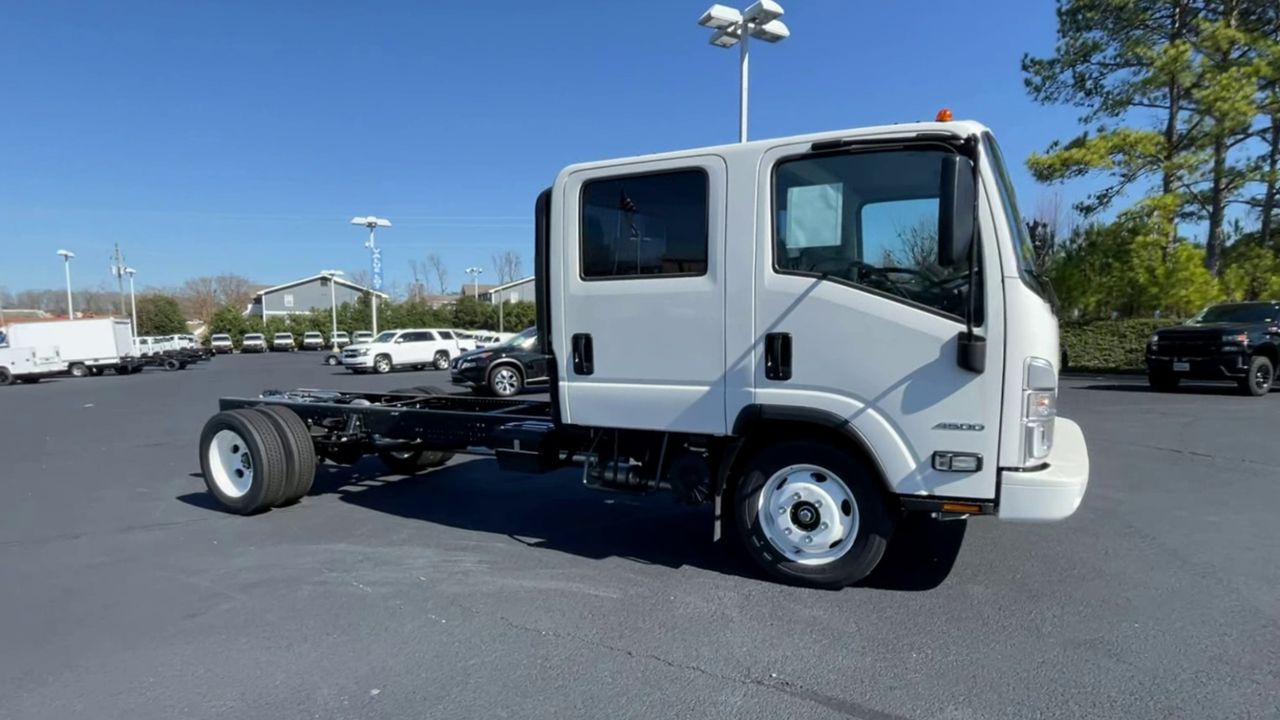 2024 Chevrolet Silverado 4500HD photo 27