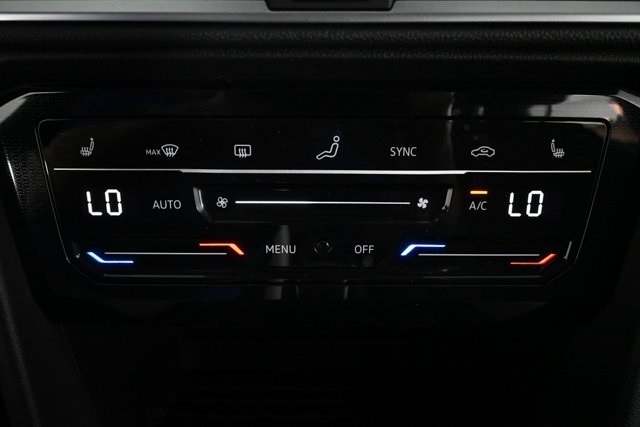 2025 Volkswagen Taos SE photo 12