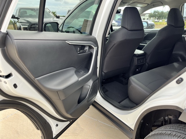 2025 Toyota RAV4 LE photo 13