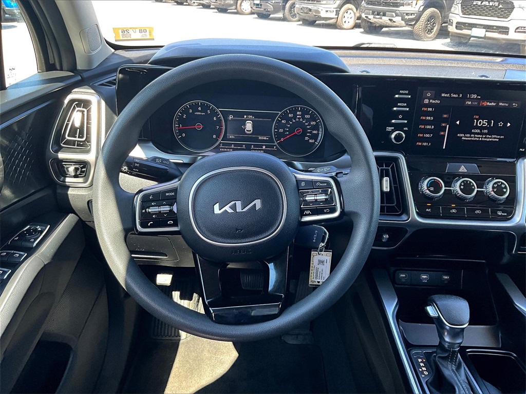 2022 Kia Sorento LX photo 18