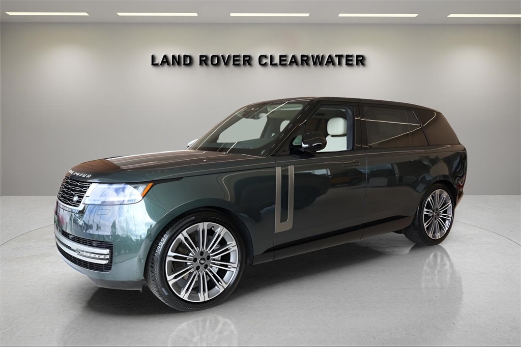 2025 Land Rover Range Rover SE's photo